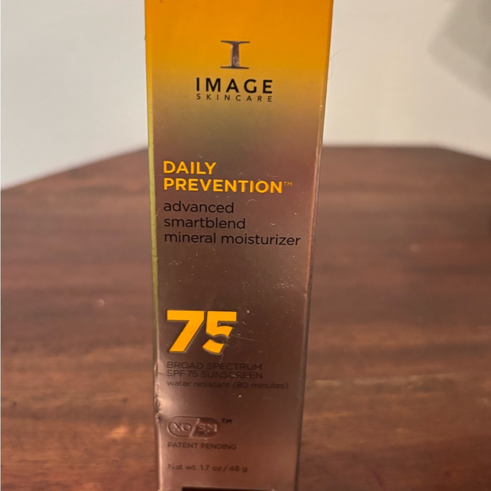 Daily Prevention Mineral Moisturizer 75 spf 1.7 ounces BNWB